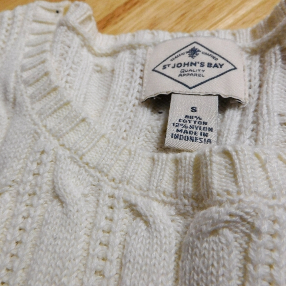 St. John's Bay Cream Cable Knit Sweater Size S